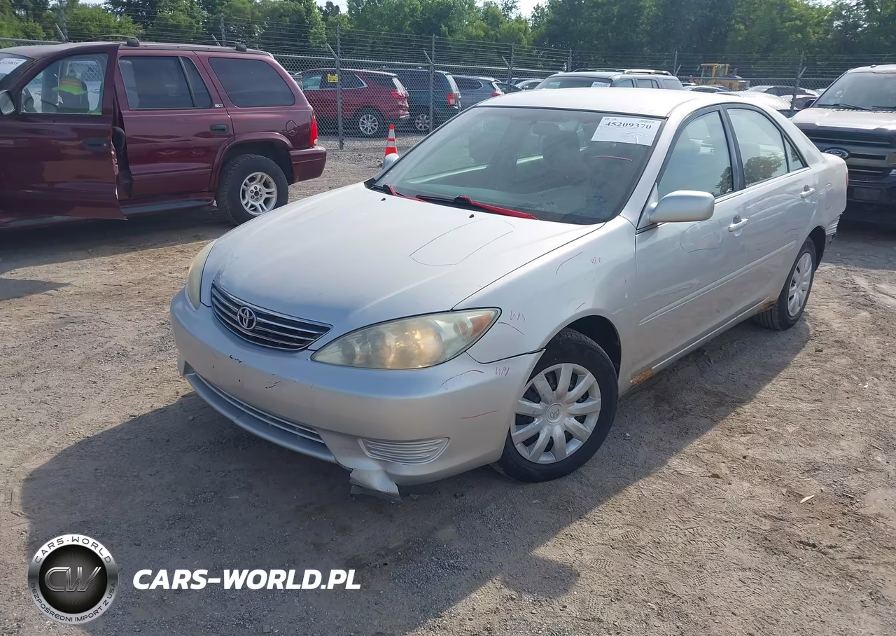 2005 Toyota Camry Le VIN:4T1BE32K05U558257 - 2