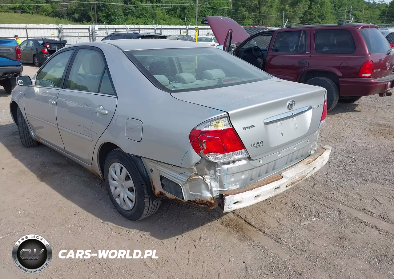 2005 Toyota Camry Le VIN:4T1BE32K05U558257 - 3