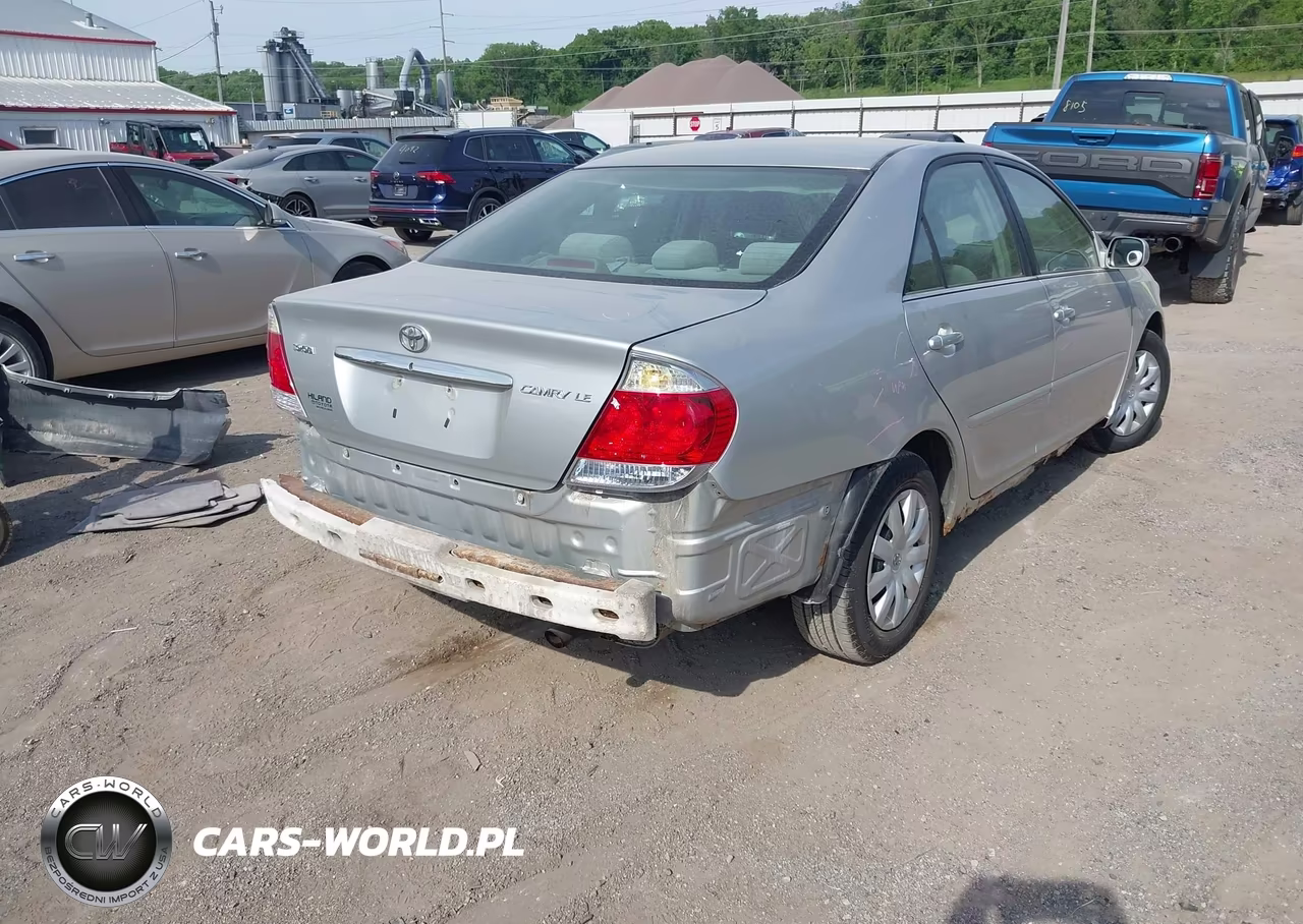 2005 Toyota Camry Le VIN:4T1BE32K05U558257 - 4
