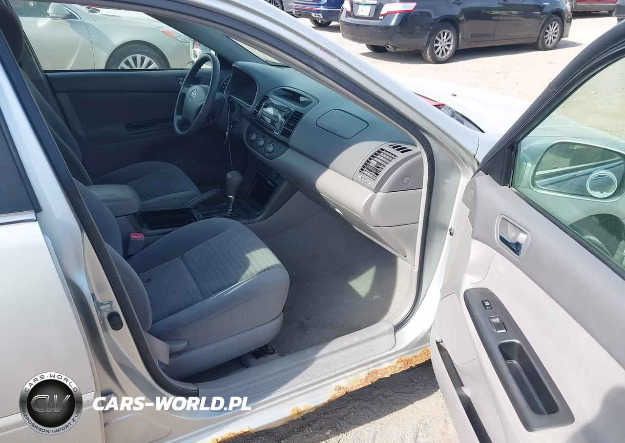 2005 Toyota Camry Le VIN:4T1BE32K05U558257 - 5