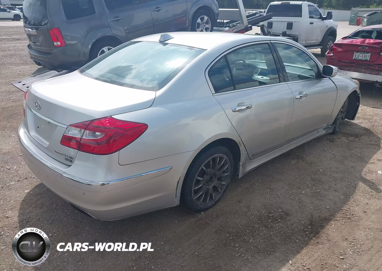 2013 Hyundai Genesis 5.0 R-Spec VIN:KMHGC4DH0DU250068 - 4