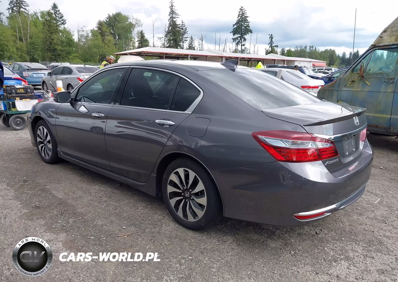 2017 Honda Accord Hybrid Touring VIN:JHMCR6F72HC013190 - 3