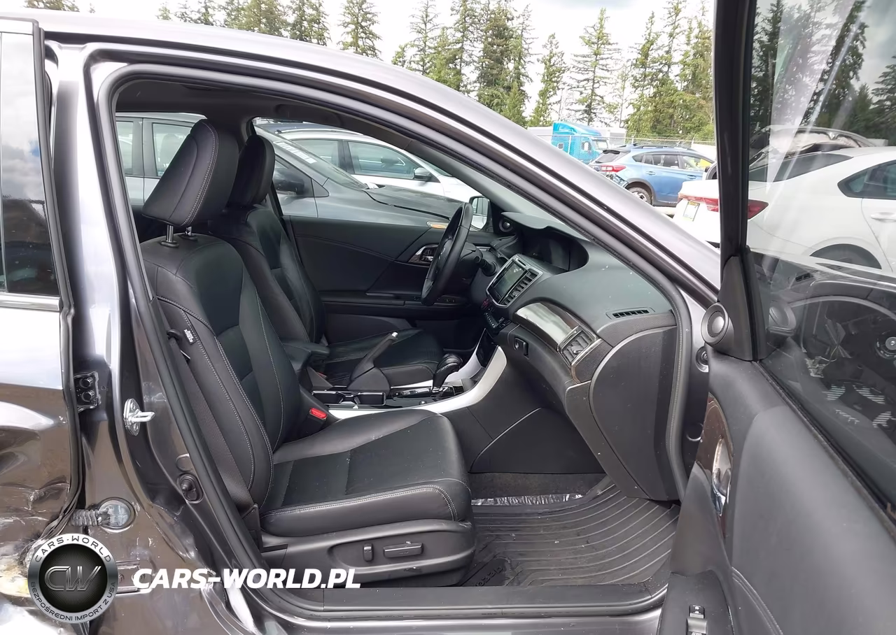2017 Honda Accord Hybrid Touring VIN:JHMCR6F72HC013190 - 5