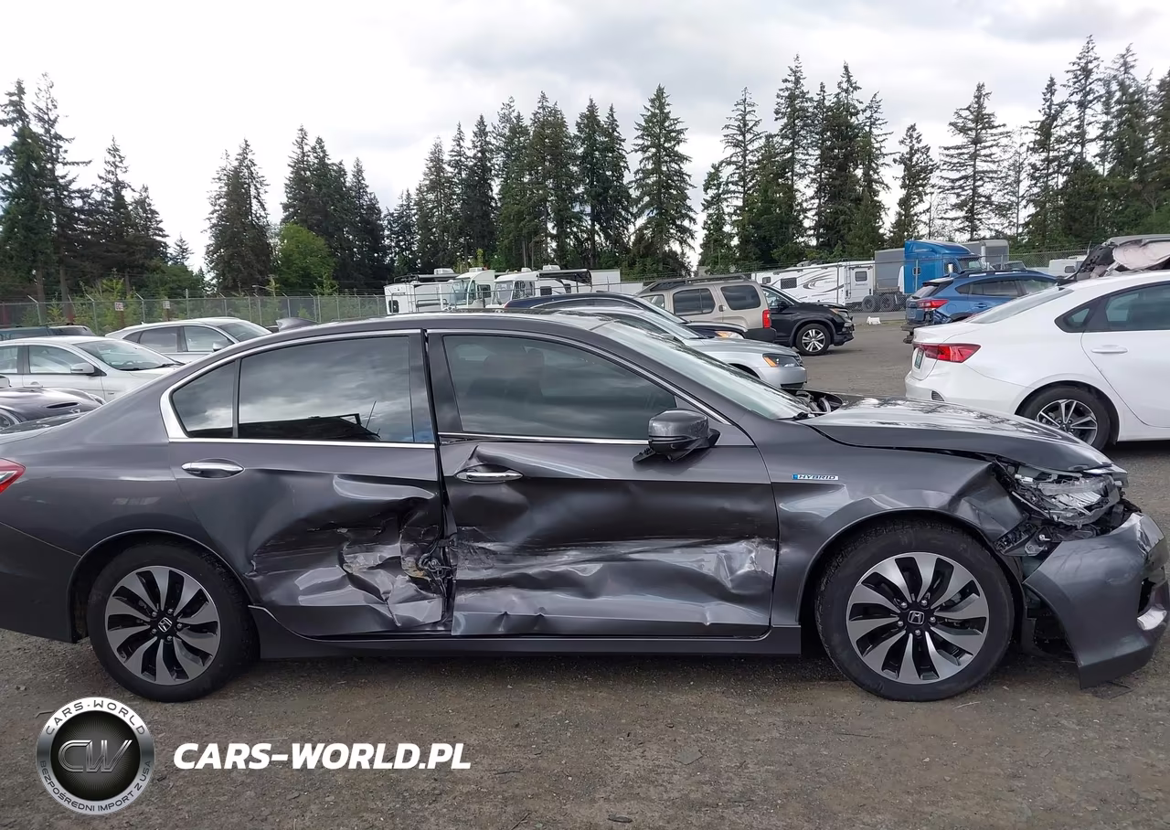 2017 Honda Accord Hybrid Touring VIN:JHMCR6F72HC013190 - 6