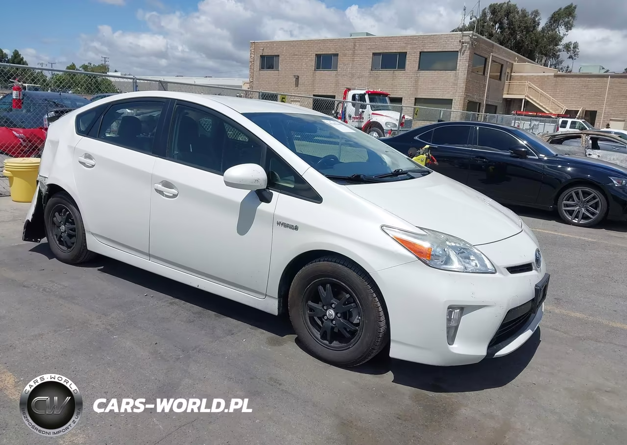 2015 Toyota Prius Two – zdjęcie 1 z 16