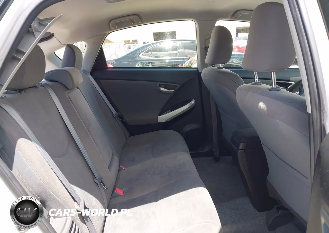 2015 Toyota Prius Two VIN:JTDKN3DU1F0453884 - 8