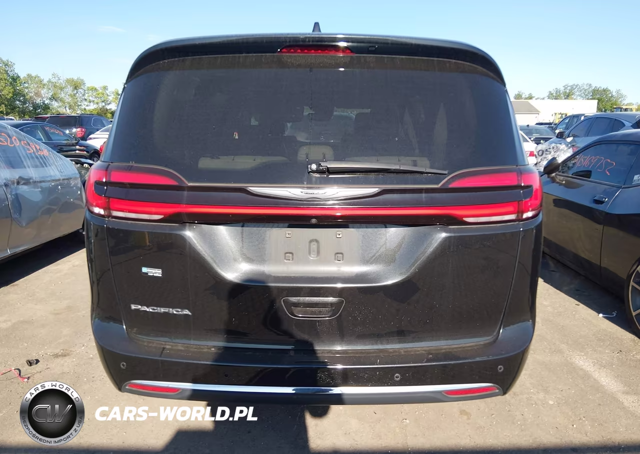 2021 Chrysler Pacifica Touring L VIN:2C4RC1BG8MR589146 - 16