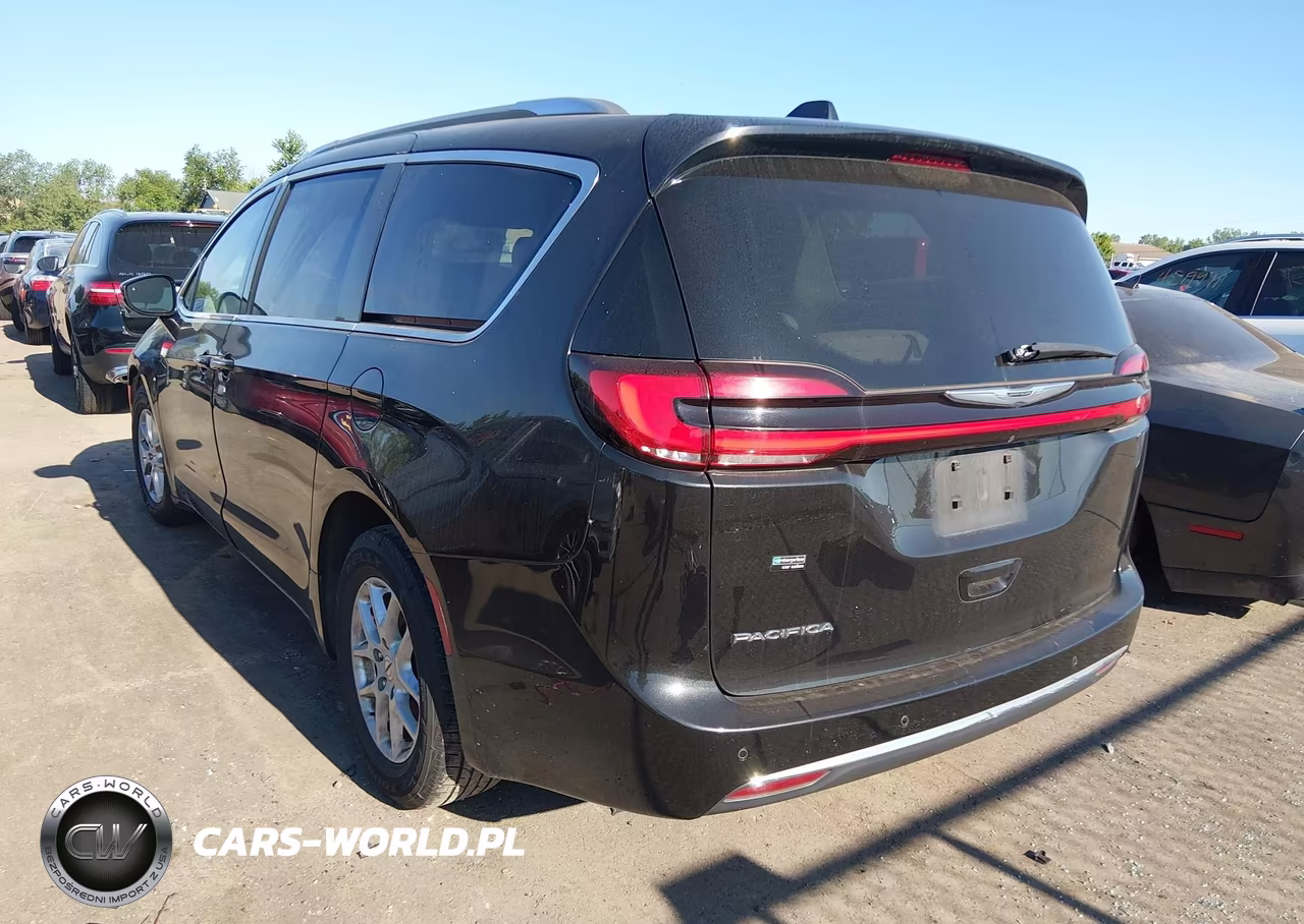 2021 Chrysler Pacifica Touring L VIN:2C4RC1BG8MR589146 - 3