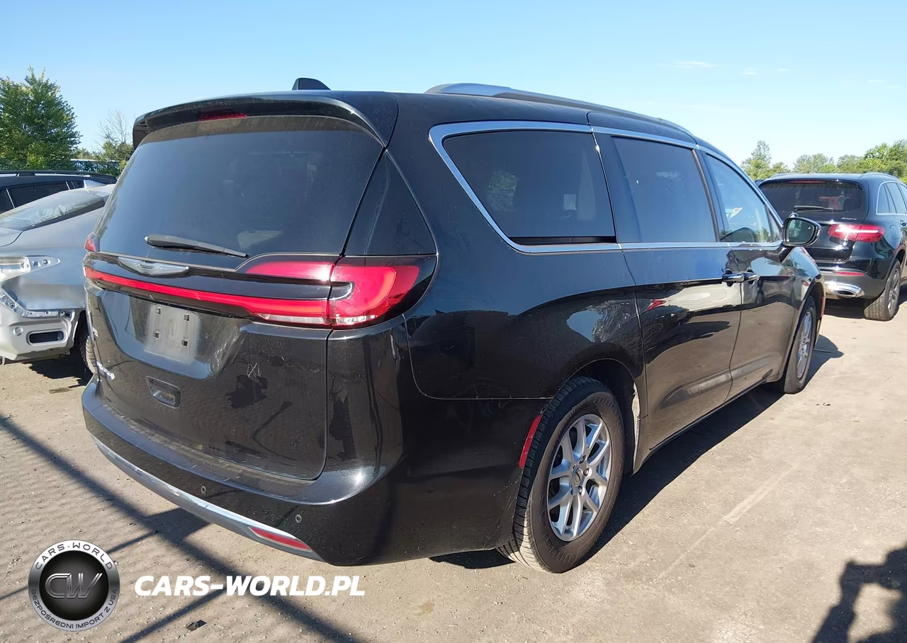 2021 Chrysler Pacifica Touring L VIN:2C4RC1BG8MR589146 - 4