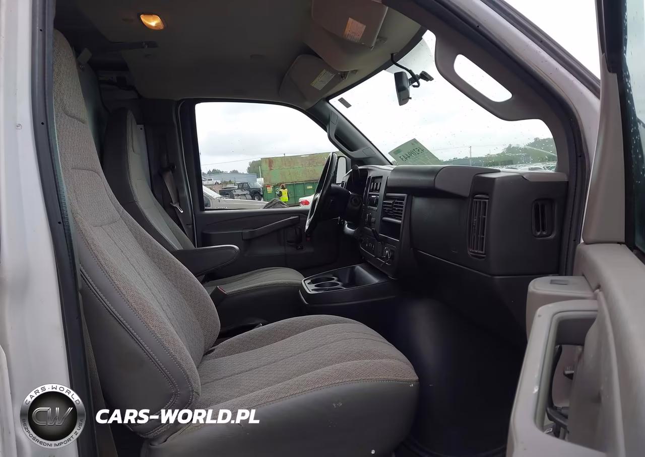 2017 Chevrolet Express 2500 Work Van VIN:1GCWGAF16H1349178 - 5