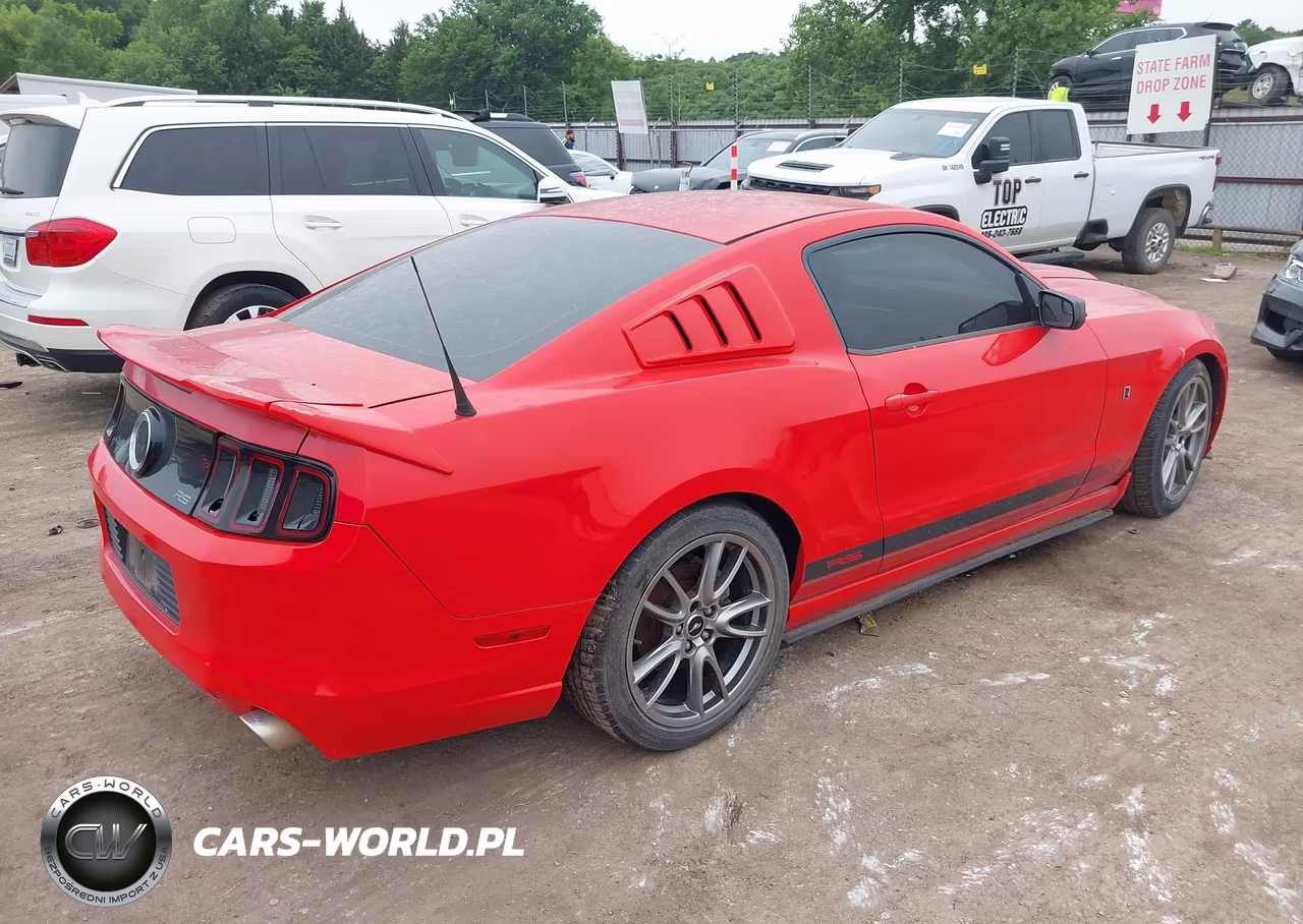2014 Ford Mustang V6 VIN:1ZVBP8AM1E5300500 - 4