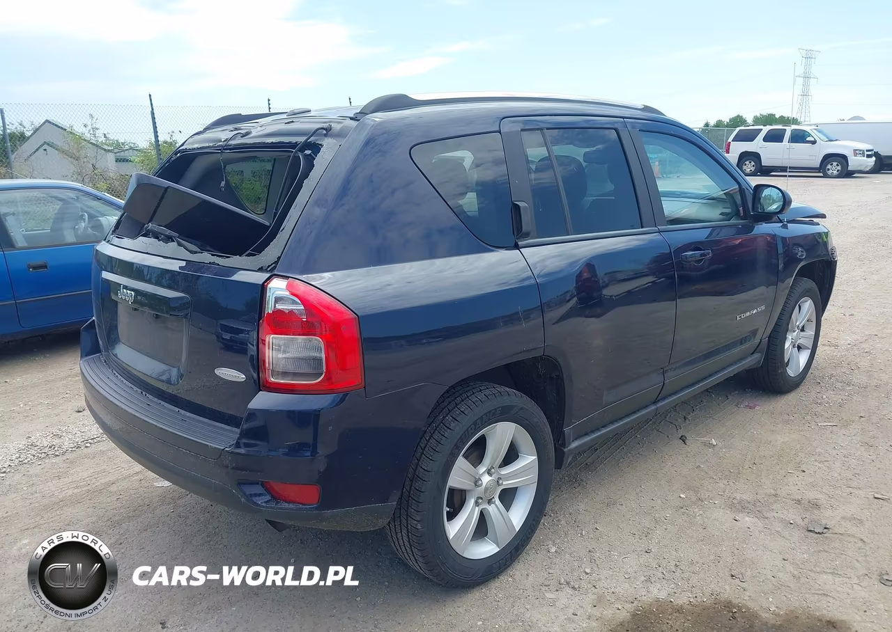 2012 Jeep Compass Latitude VIN:1C4NJCEB3CD601446 - 4
