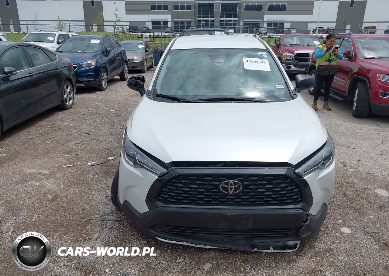 2025 Toyota Corolla Cross L VIN:7MUAAAAG1SV119510 - 12
