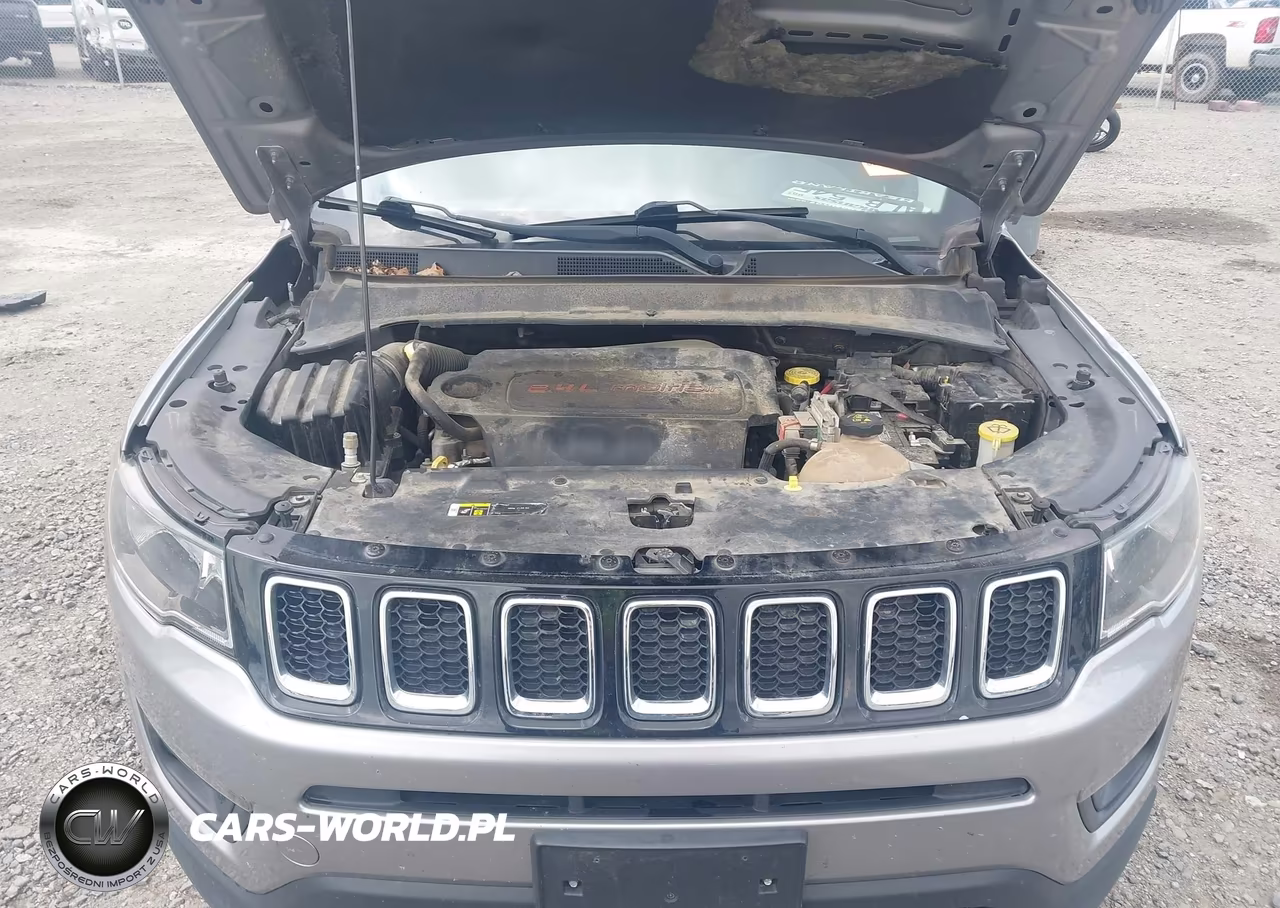 2018 Jeep Compass Latitude 4X4 VIN:3C4NJDBB6JT256589 - 10