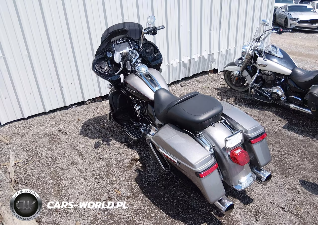 2017 Harley-Davidson Fltru VIN:1HD1KGD15HB686903 - 3