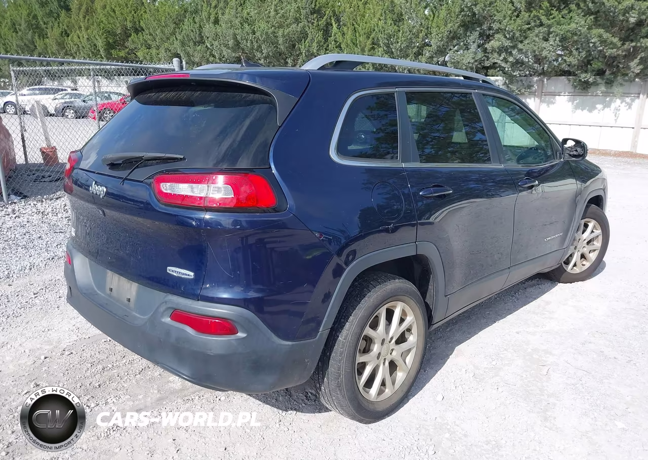 2016 Jeep Cherokee Latitude VIN:1C4PJLCB7GW167764 - 4
