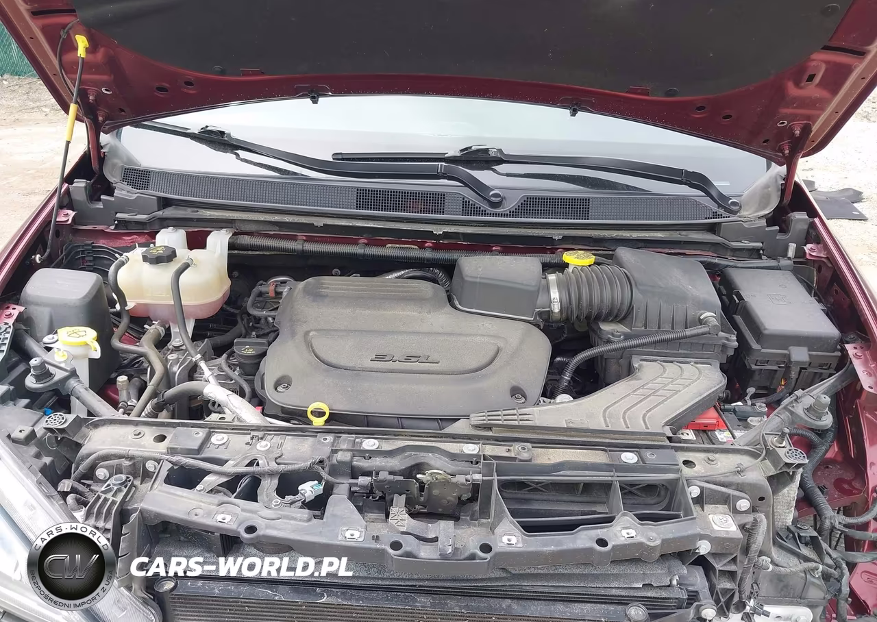 2019 Chrysler Pacifica Touring Plus VIN:2C4RC1FG6KR537747 - 10