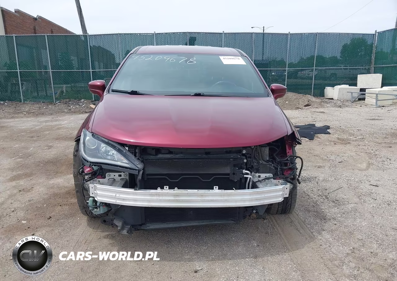 2019 Chrysler Pacifica Touring Plus VIN:2C4RC1FG6KR537747 - 13