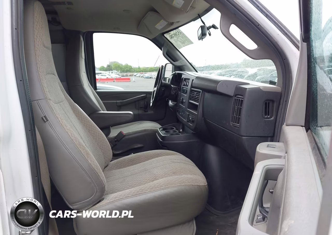 2018 Chevrolet Express 2500 Work Van VIN:1GCWGAFP3J1339248 - 5