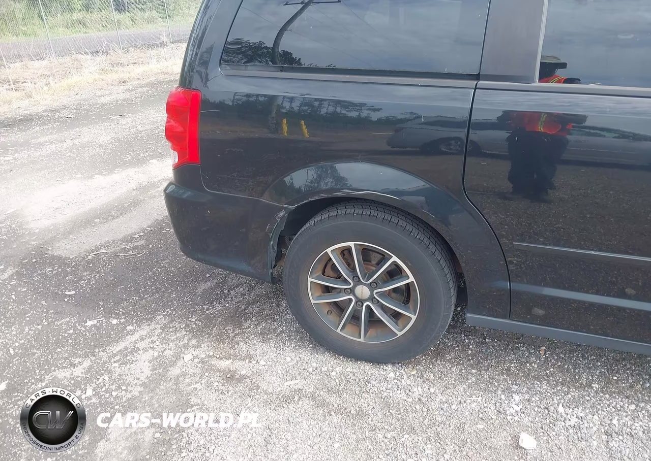 2016 Dodge Grand Caravan R-T VIN:2C4RDGEG3GR236832 - 17