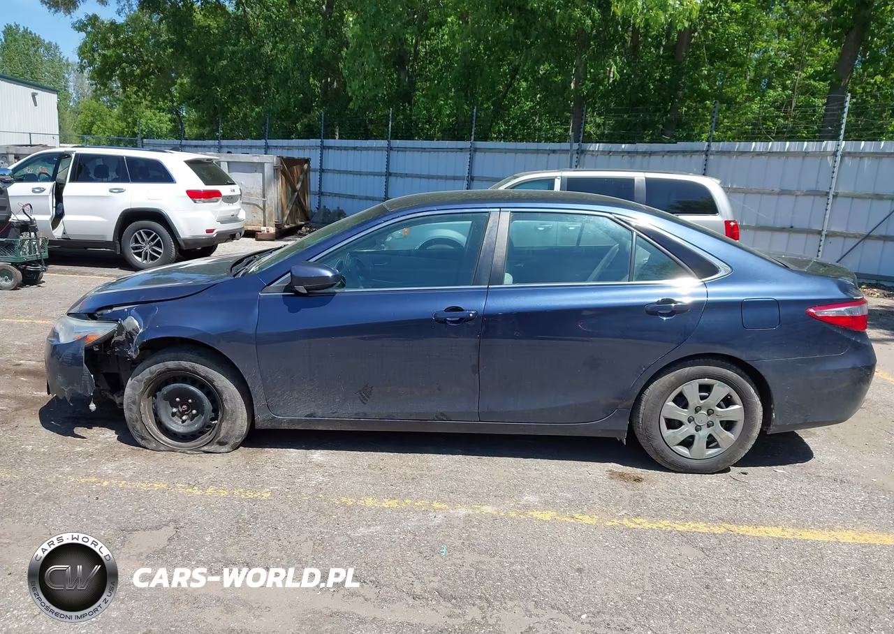 2017 Toyota Camry Le VIN:4T1BF1FK3HU706644 - 15