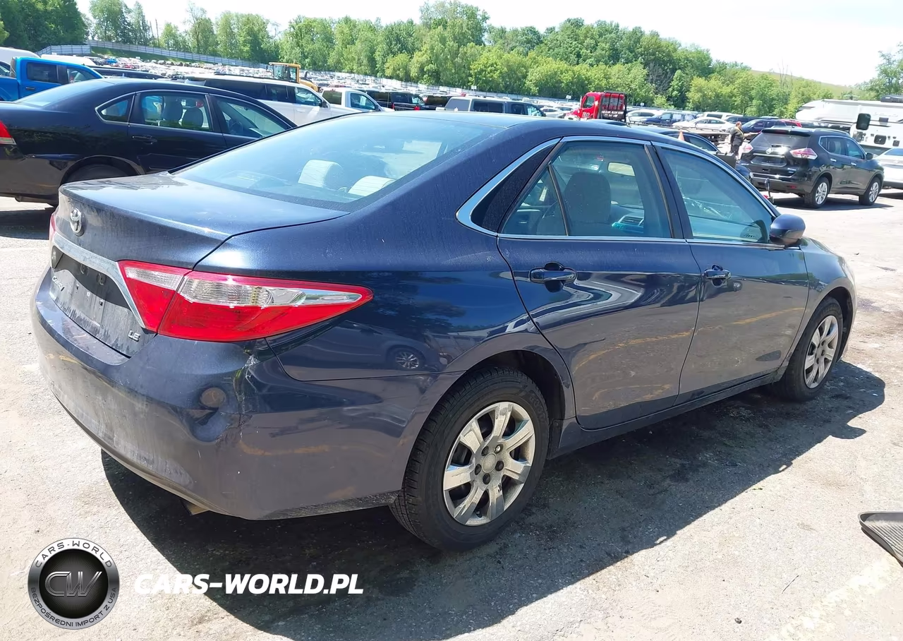 2017 Toyota Camry Le VIN:4T1BF1FK3HU706644 - 4