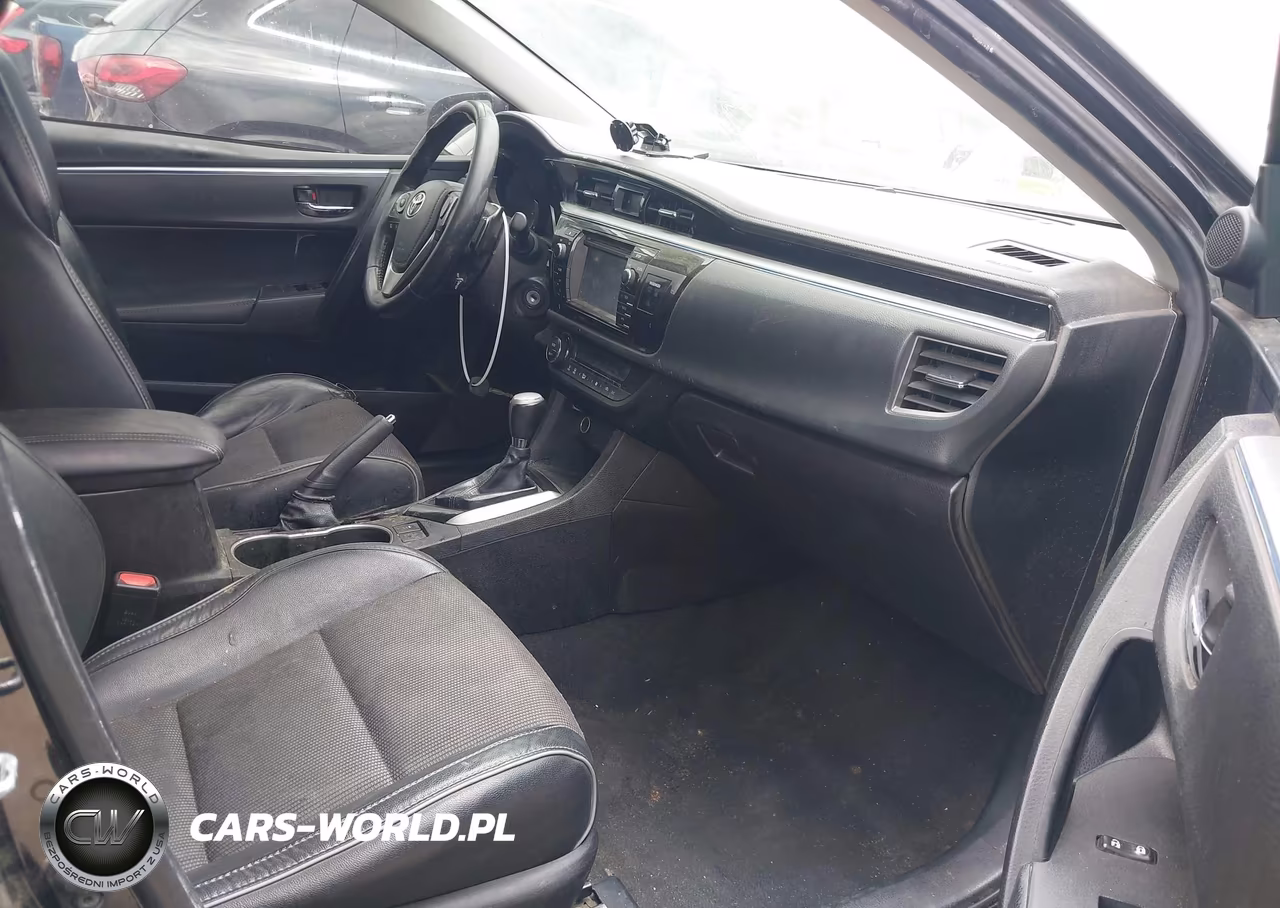 2015 Toyota Corolla S Plus VIN:5YFBURHE0FP334125 - 5