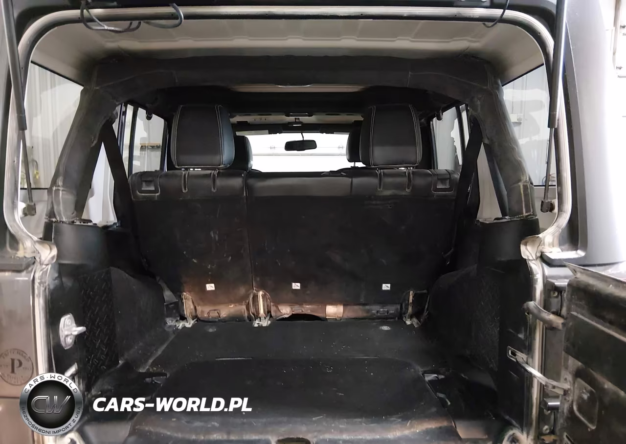 2018 Jeep Wrangler Jk Unlimited Freedom Edition 4X4 VIN:1C4HJWDG2JL869242 - 18
