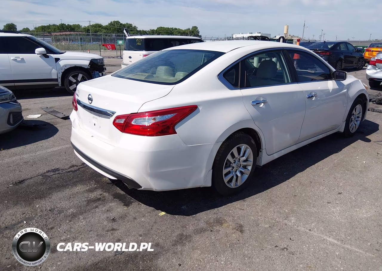 2017 Nissan Altima 2.5 S VIN:1N4AL3AP5HN363374 - 4