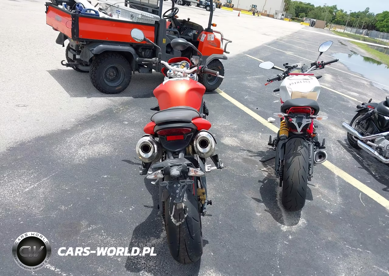 2010 Triumph Motorcycle Street Triple R VIN:SMTD02NE3AJ425260 - 6