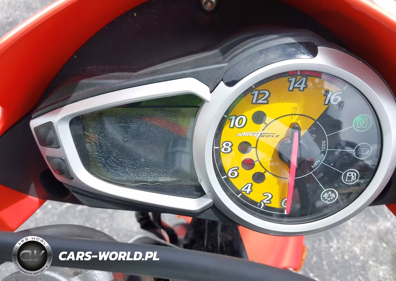 2010 Triumph Motorcycle Street Triple R VIN:SMTD02NE3AJ425260 - 7