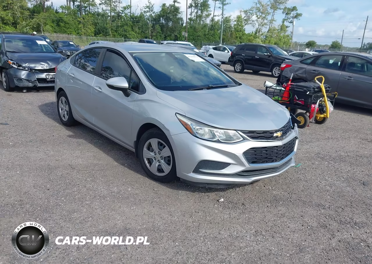 2017 Chevrolet Cruze Ls Auto – zdjęcie 1 z 11