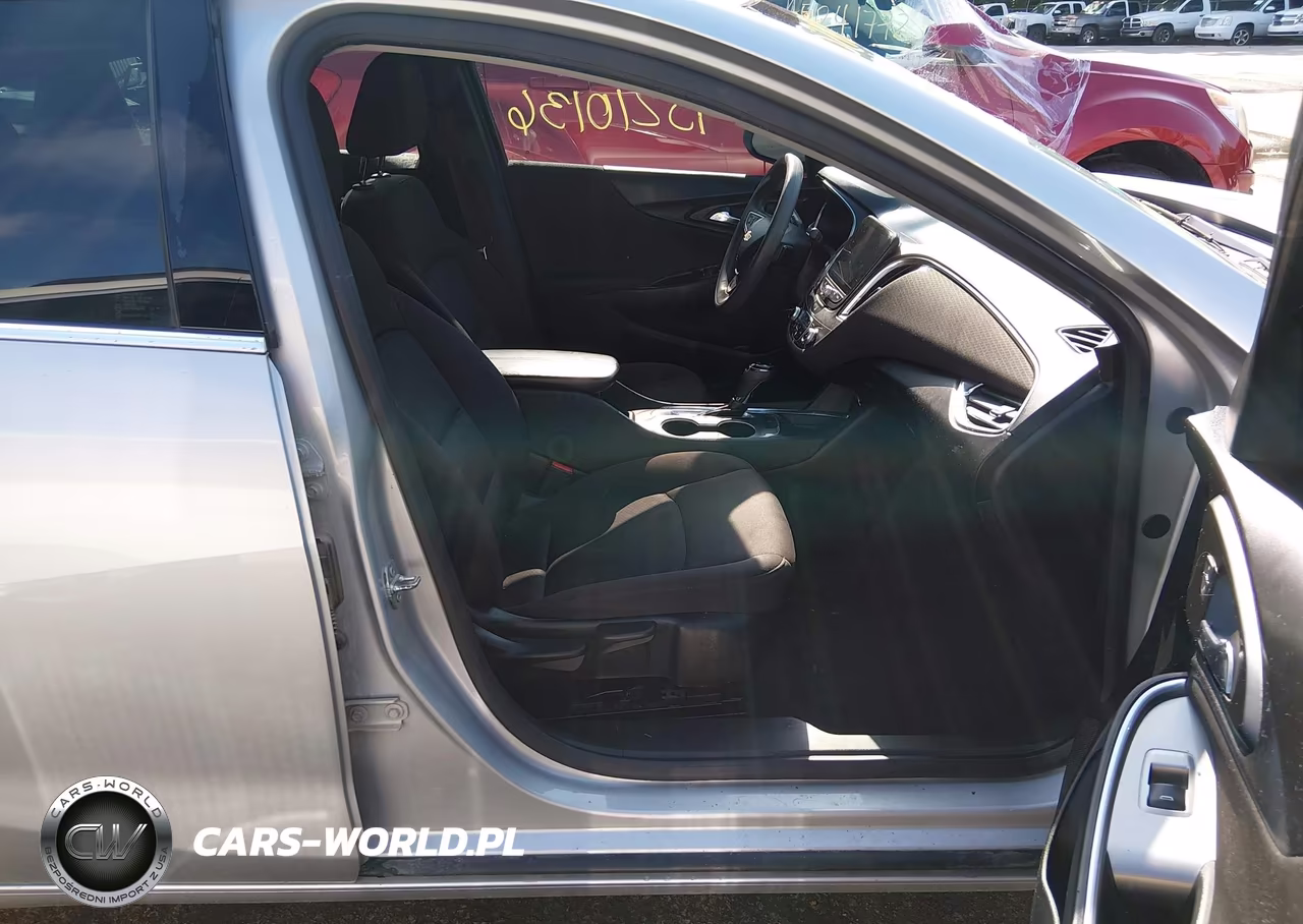 2019 Chevrolet Malibu Lt VIN:1G1ZD5ST2KF119967 - 5