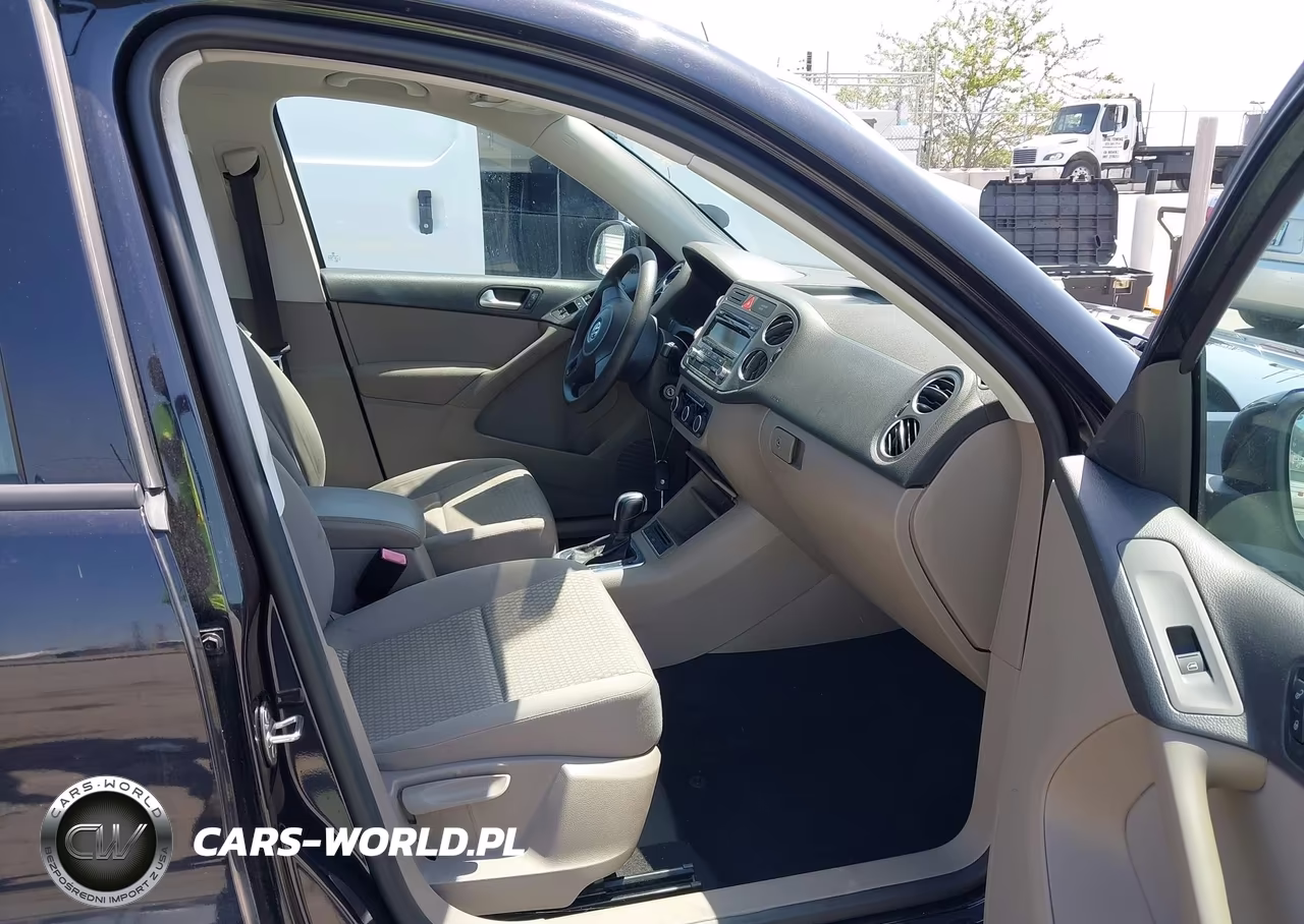 2011 Volkswagen Tiguan S VIN:WVGAV7AX6BW559350 - 5
