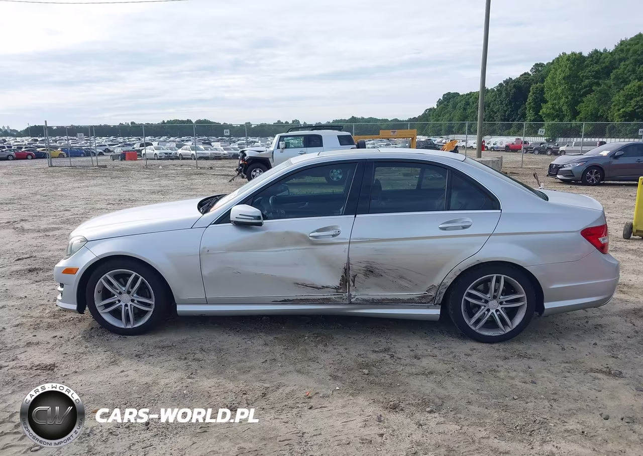 2013 Mercedes-Benz C 250 Sport VIN:WDDGF4HBXDA849701 - 14