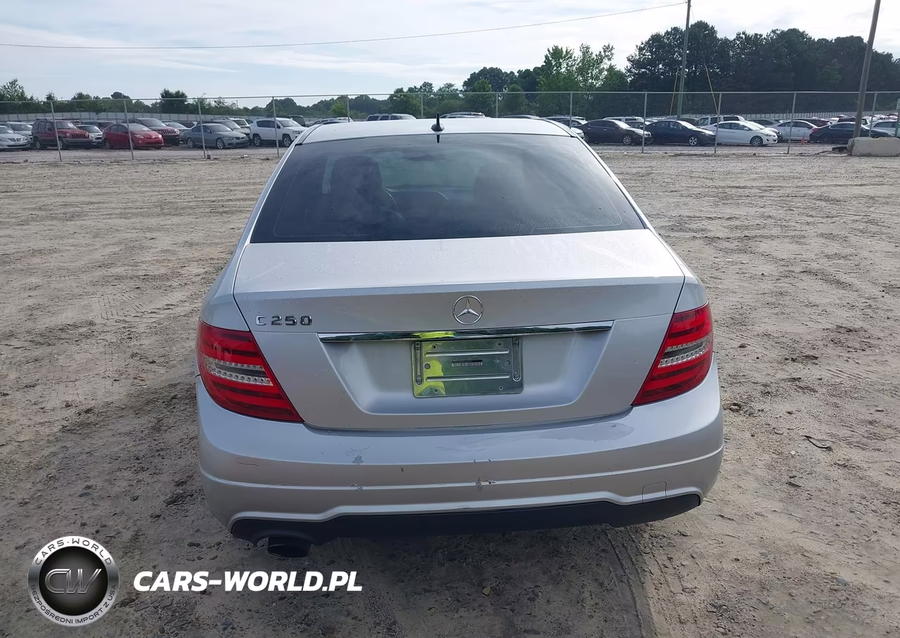 2013 Mercedes-Benz C 250 Sport VIN:WDDGF4HBXDA849701 - 16