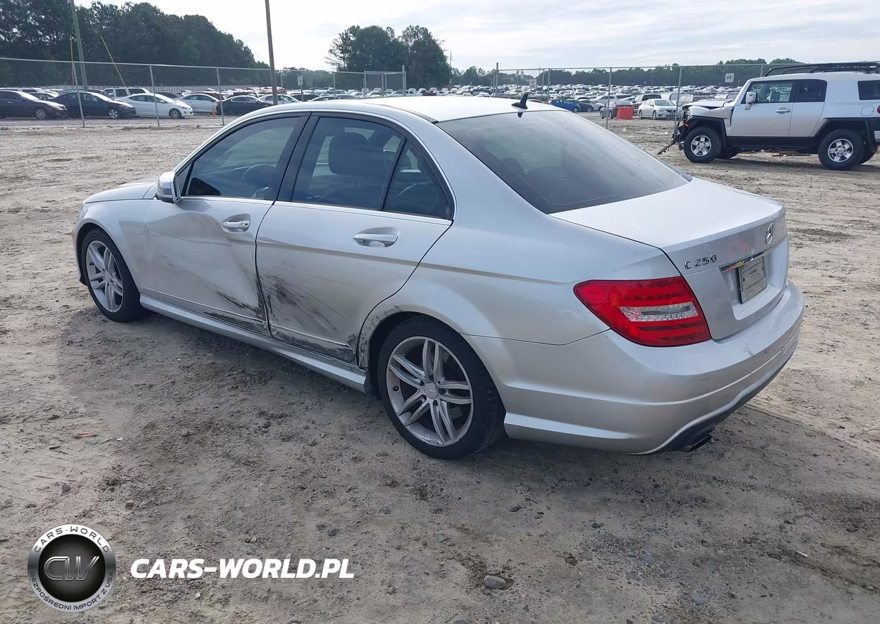 2013 Mercedes-Benz C 250 Sport VIN:WDDGF4HBXDA849701 - 3