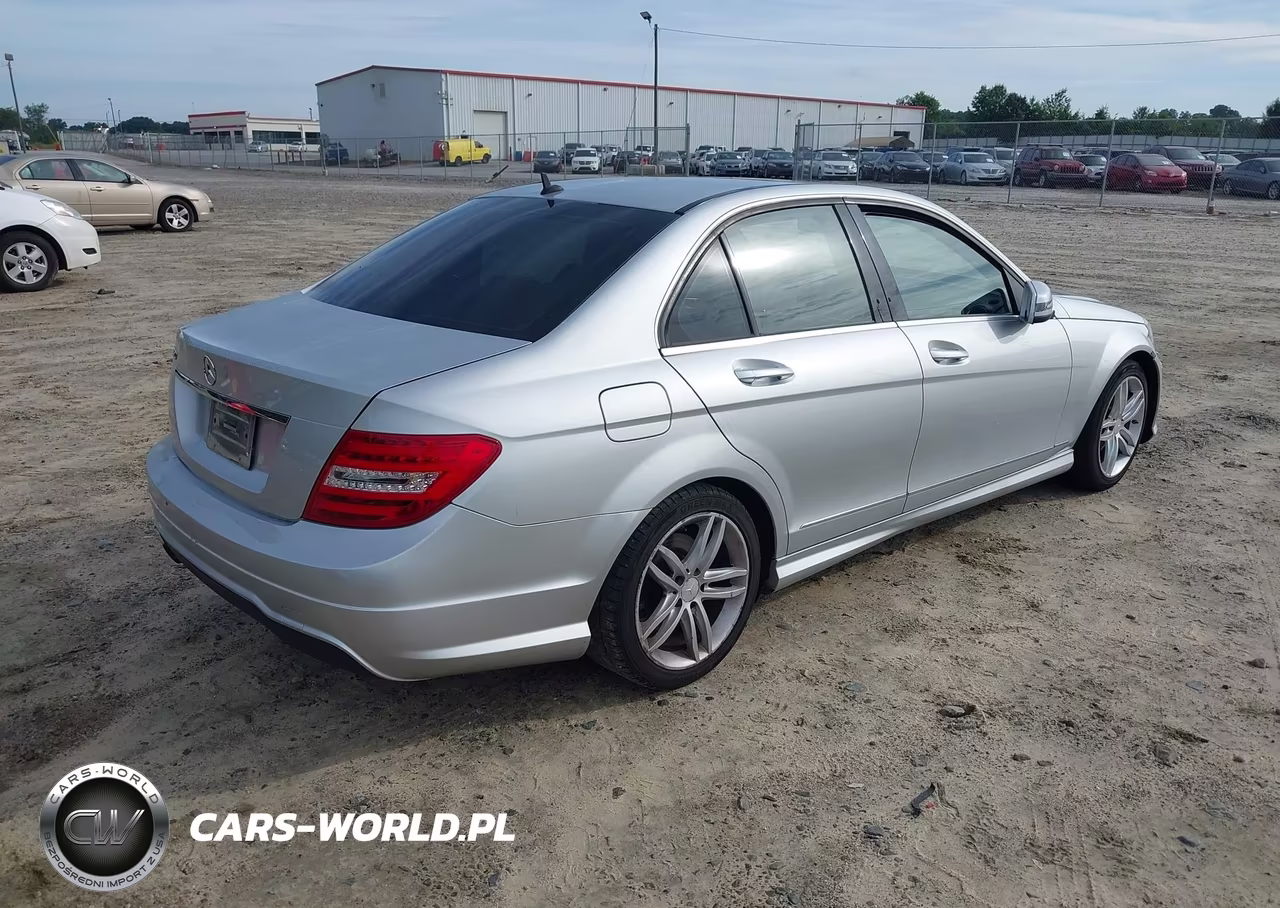 2013 Mercedes-Benz C 250 Sport VIN:WDDGF4HBXDA849701 - 4