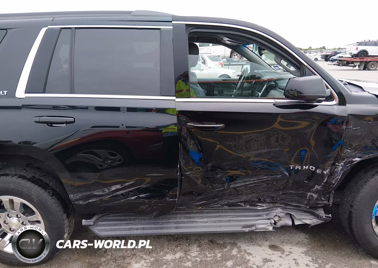 2018 Chevrolet Tahoe Lt VIN:1GNSKBKC8JR269311 - 13
