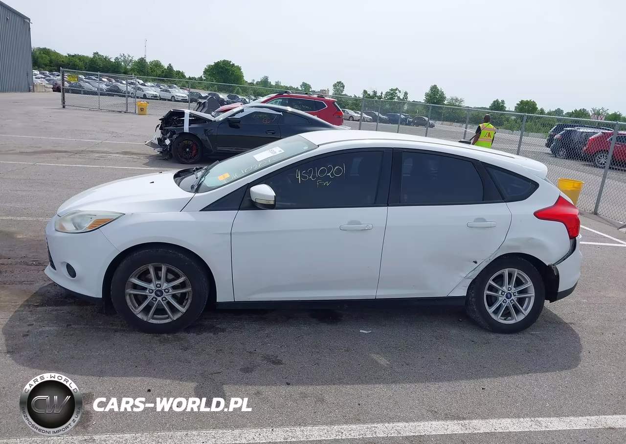 2013 Ford Focus Se VIN:1FADP3K23DL307699 - 14