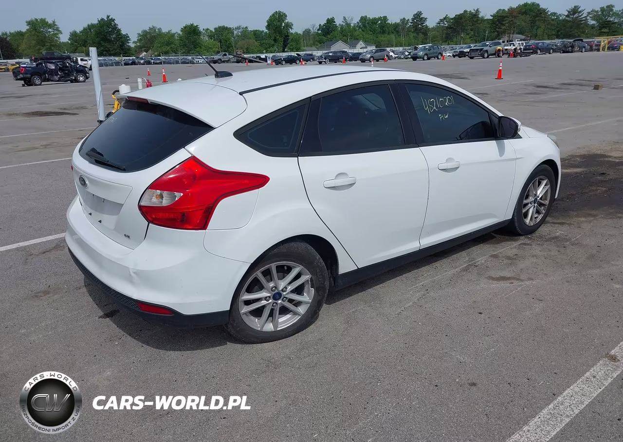 2013 Ford Focus Se VIN:1FADP3K23DL307699 - 4