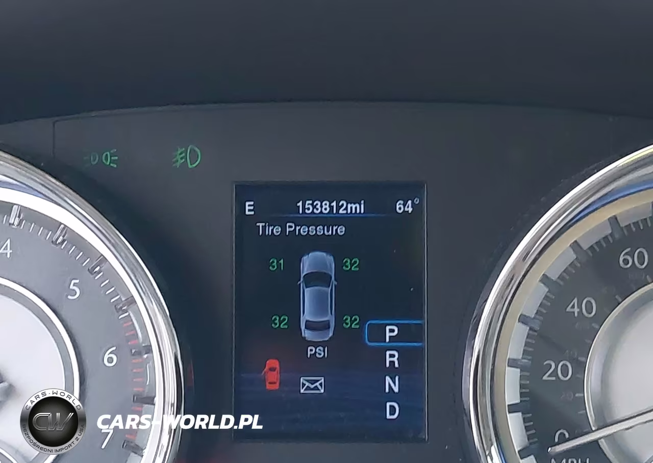 2014 Chrysler 300C VIN:2C3CCAET2EH167531 - 15