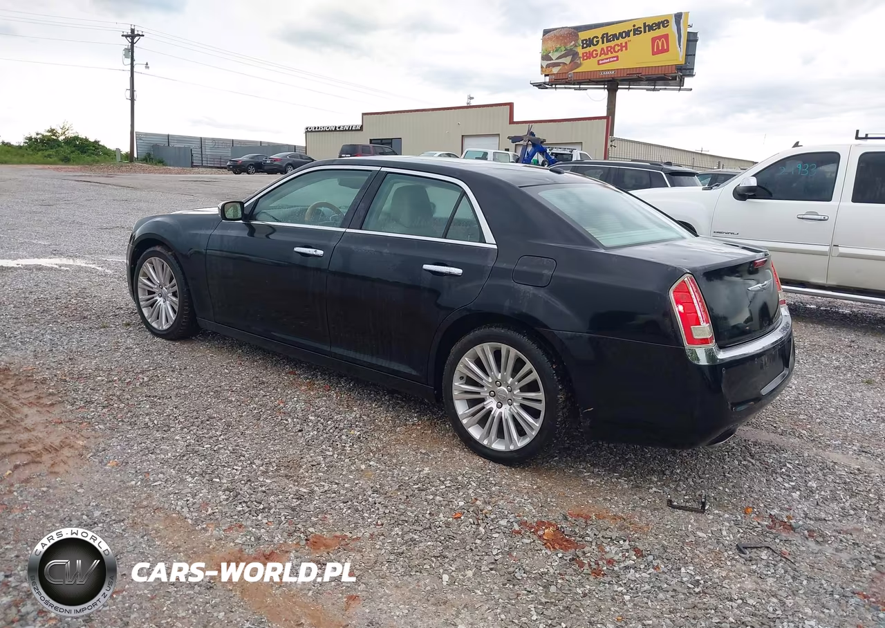 2014 Chrysler 300C VIN:2C3CCAET2EH167531 - 3