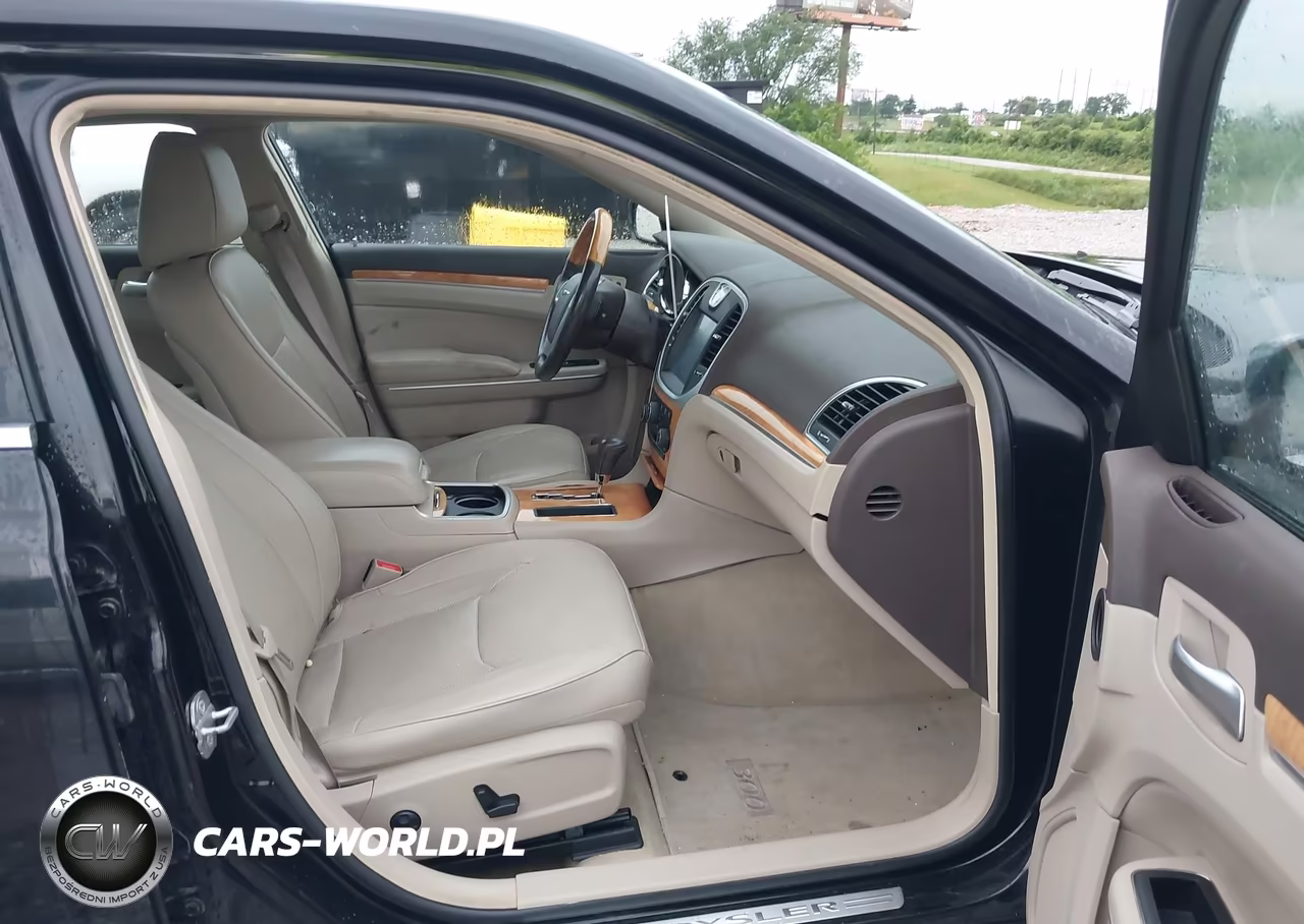 2014 Chrysler 300C VIN:2C3CCAET2EH167531 - 5