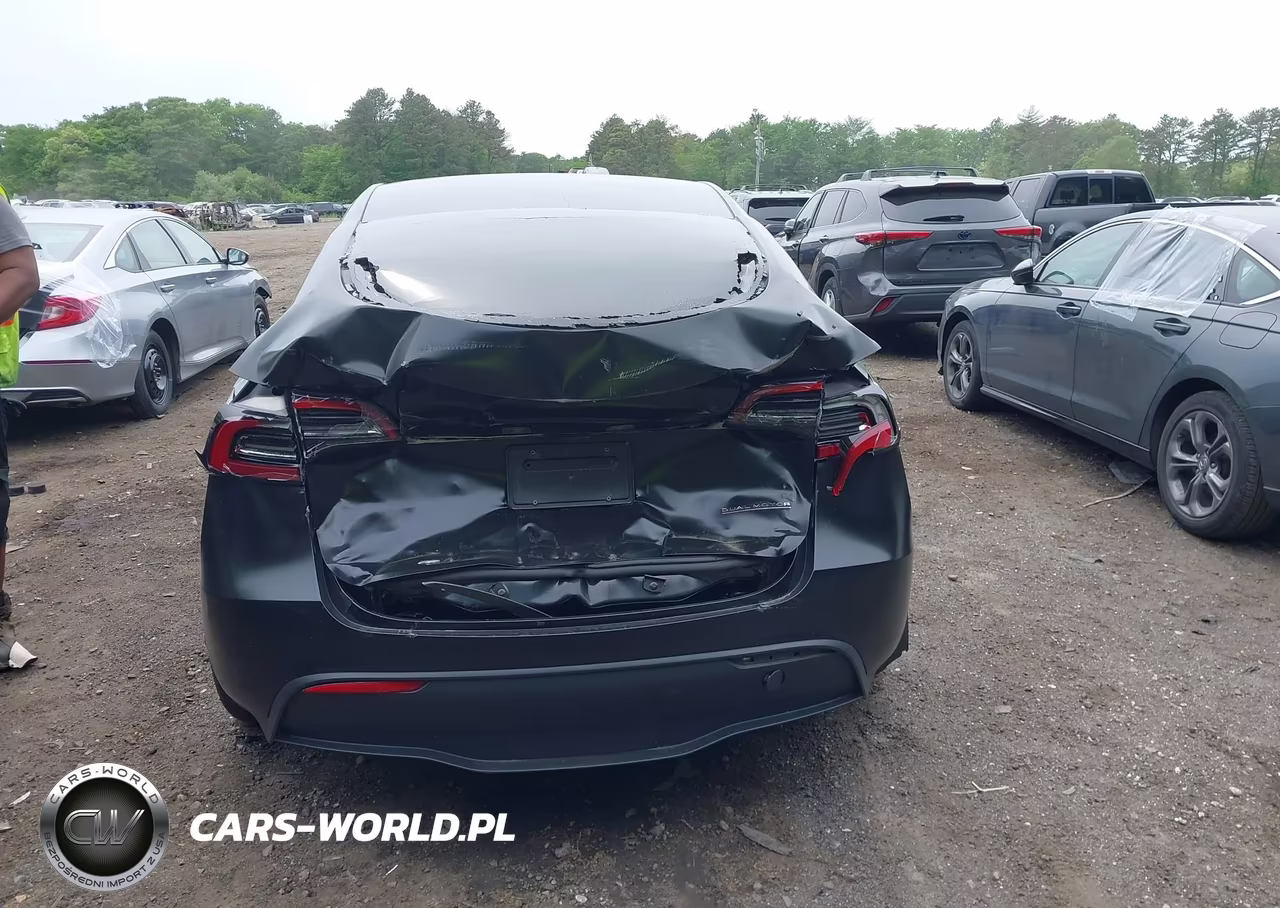 2023 Tesla Model Y Performance Dual Motor All-Wheel Drive VIN:7SAYGDEF2PF863870 - 15