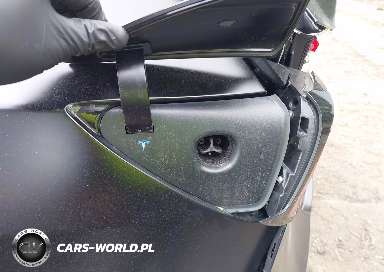 2023 Tesla Model Y Performance Dual Motor All-Wheel Drive VIN:7SAYGDEF2PF863870 - 20