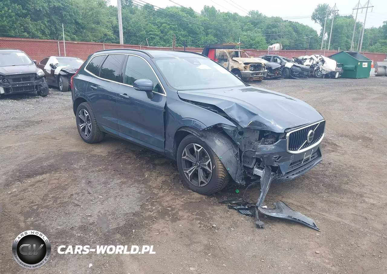 2022 Volvo Xc60 B5 Momentum – zdjęcie 1 z 17