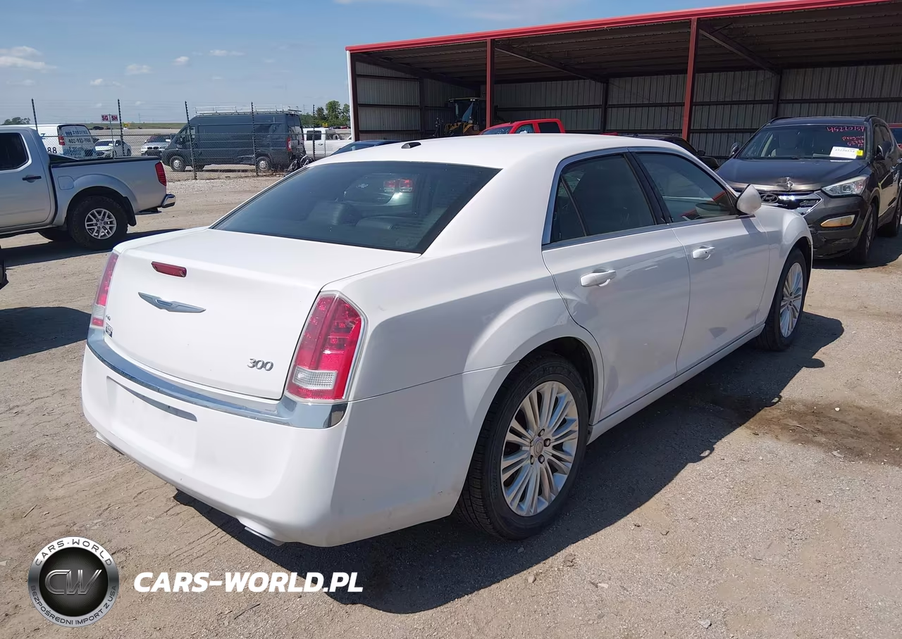 2014 CHRYSLER 300  VIN:2C3CCARG8EH232878 - 4