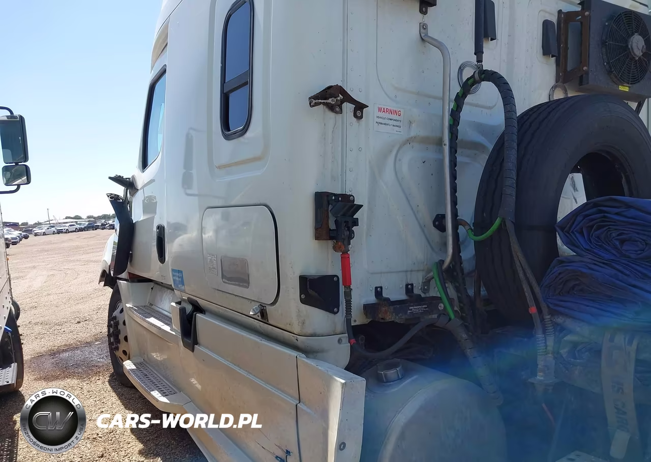 2019 Freightliner New Cascadia 126 VIN:3AKJHHDR5KSKP9934 - 17