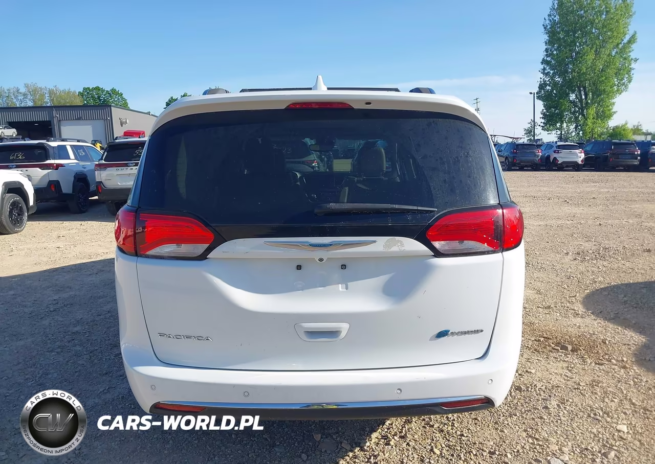 2017 Chrysler Pacifica Hybrid Platinum VIN:2C4RC1N70HR709488 - 16